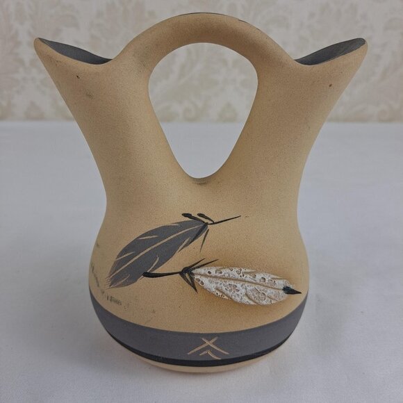 Native American Pottery Wedding Vase Gray and White Signed By Gray Feather Vtg - Picture 5 of 9